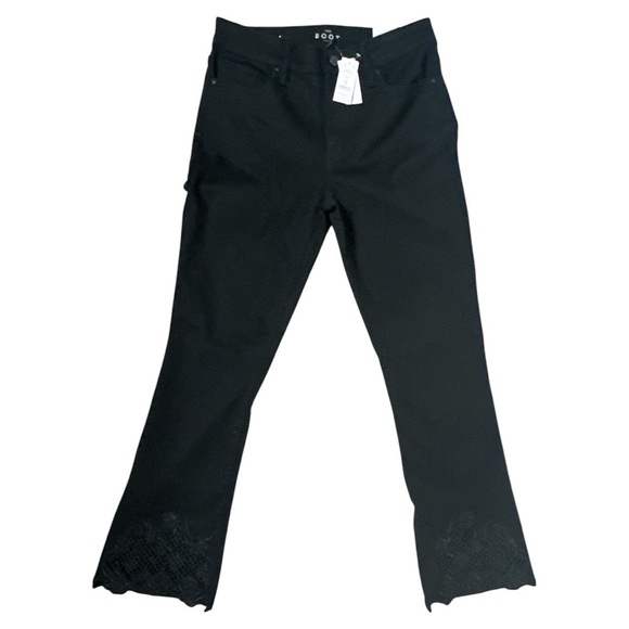 White House Black Market High-Rise Bootcut
Embroidered-Hem Crop Jeans Size 4 NWT - Picture 4 of 11